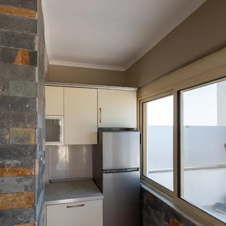 Two-bedroom Sea View Lägenhet *