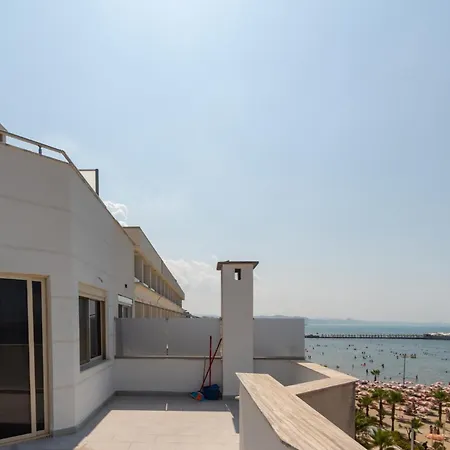 Two-bedroom Sea View Lägenhet